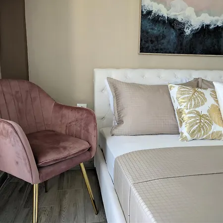 Apartment Pietra Di Luna 2 *